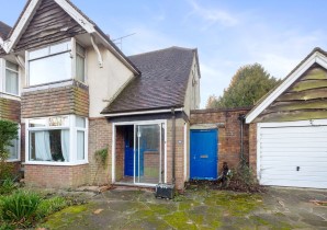 Property for Auction in Sussex & Hampshire - 97 Moat Road, East Grinstead, RH19 3LW