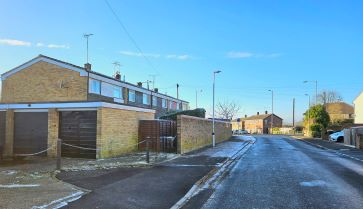 Property for Auction in Bedfordshire and Buckinghamshire - Garage, Victoria Street, Dunstable, Bedfordshire, LU6 3BB