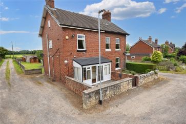 Property for Auction in West Yorkshire - 2 Warren Farm Cottages, Micklefield, Leeds, West Yorkshire LS25 4BS