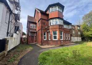 Property for Auction in Sussex & Hampshire - Flat 7 Oliver Court, 5 Spring Garden Lane, Gosport, Hampshire, PO12 1FW