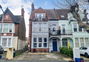 Property for Auction in London - 6B Manor Road, Westcliff-on-Sea, Essex, SS0 7SS