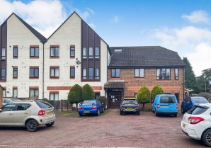 Property for Auction in London - 3 Rex Court, Haslemere, Surrey, GU27 1LJ