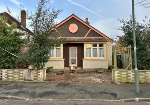 Property for Auction in London - 121 Penton Road, Staines-upon-Thames, Middlesex, TW18 2LL