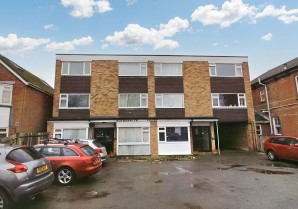 Property for Auction in London - Flat 1 Rotherwick Court, 72 Alexandra Road, Farnborough, Hampshire, GU14 6DD