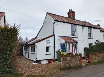 Property for Auction in East Anglia - 44 Queen Street, Spooner Row, Wymondham, Norfolk NR18 9JU