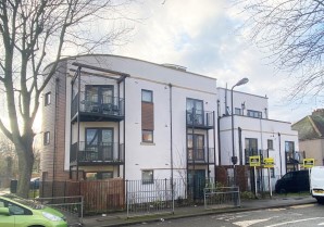 Property for Auction in London - Flat 2 Chandos Parade, Buckingham Road, Edgware, Middlesex, HA8 6DX