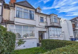 Property for Auction in London - Flat E, 89 Sunny Gardens Road, Hendon, London, NW4 1SH