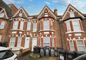 Property for Auction in London - Flat 1, 6 Cardiff Grove, Luton, Bedfordshire, LU1 1QH