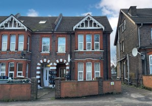 Property for Auction in London - Flat 4, 23-25 Biscot Road, Luton, Bedfordshire, LU3 1AH