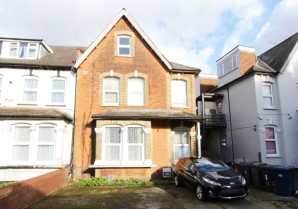 Property for Auction in London - Flat 4, 112 Sunningfields Road, Hendon, London, NW4 4RE