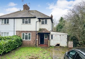 Property for Auction in London - 8 Weston Lodge, Portsmouth Road, Thames Ditton, Surrey, KT7 0EZ