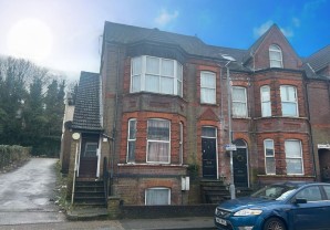 Property for Auction in London - 27 Alpine Terrace Stockwood Crescent, Luton, Bedfordshire, LU1 3SS